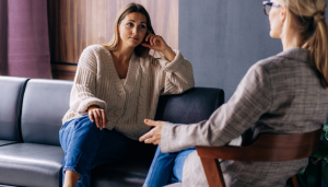 Psycholog a psychoterapeuta — czym się różnią i kogo wybrać | LIFE Medical Center Warszawa | LIFE Medical Center